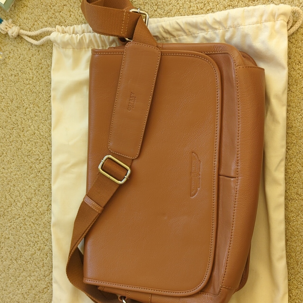 NEW Osprey messenger bag